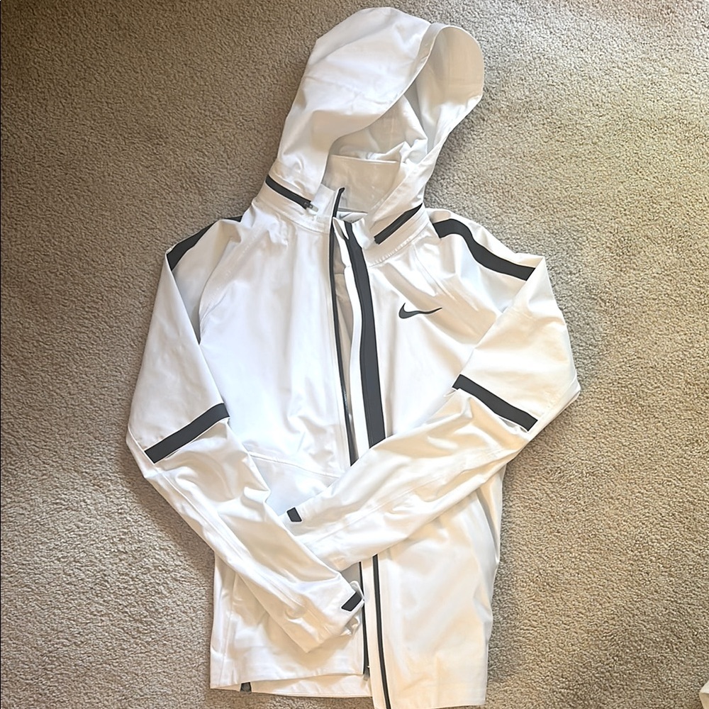 NIKE Aeroshield Jacket